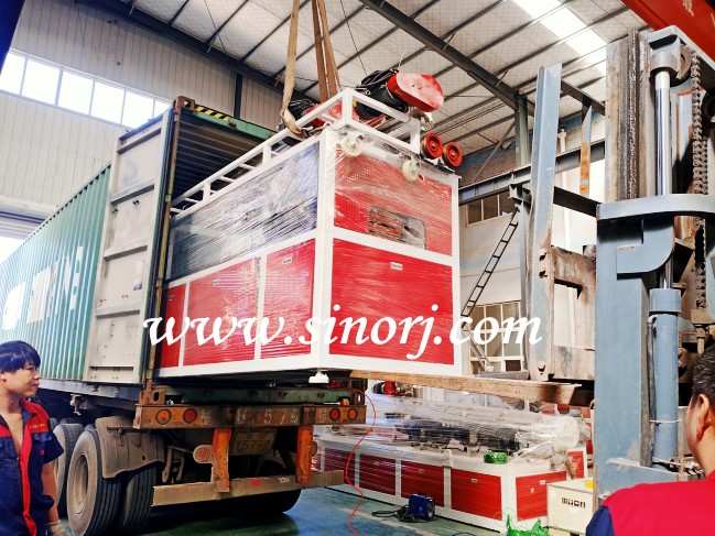 pvc竹木纖維集成墻板生產(chǎn)線(xiàn)裝柜中